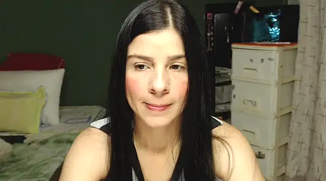 Estefani 32 online show from 16, 1, 2025