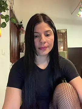 Estefani 32 online show from 17, 2, 2026