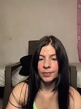 Snapshot of Estefani_32 chatting on 20, 6, 2026 Estefani 32 online show from 20, 6, 2026