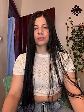 Snapshot of Estefani_32 chatting on 11, 7, 2026 Estefani 32 online show from 11, 7, 2026