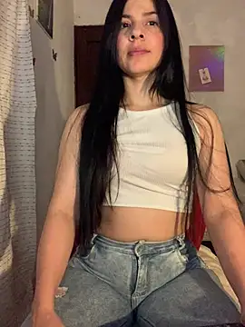 Snapshot of Estefani_32 chatting on 16, 7, 2026 Estefani 32 online show from 16, 7, 2026