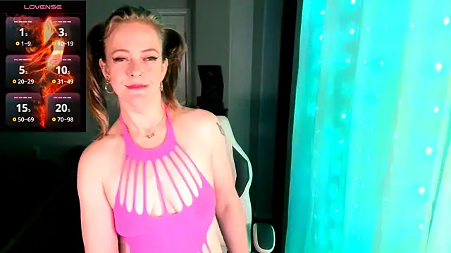 britteebee online show from 8, 10, 2025