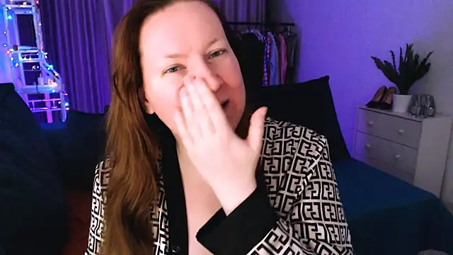 GoddessLara online show from 1, 2, 2025