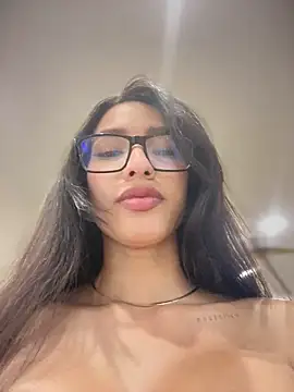 DulceLenns online show from 5, 3, 2026