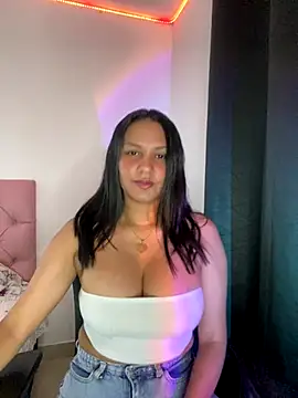 Snapshot of marc_and_ema chatting on 1, 12, 2024 marc and ema online show from 1, 12, 2024