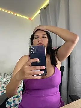 Snapshot of marc_and_ema chatting on 21, 11, 2025 marc and ema online show from 21, 11, 2025