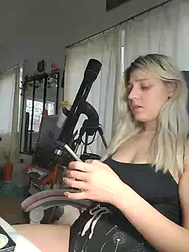 ScarletCallings420 online show from 21, 2, 2025