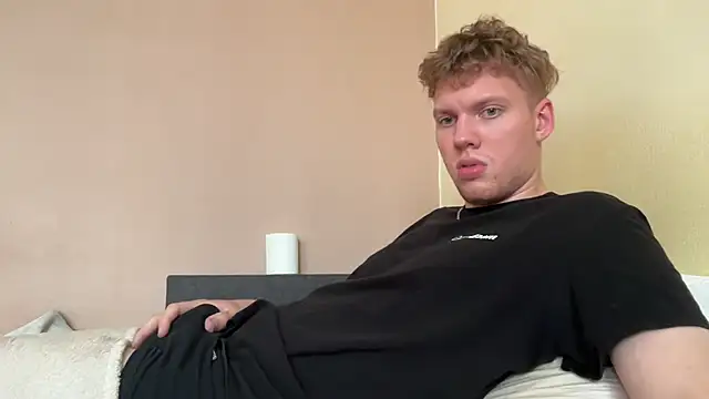 Snapshot of sexybooii6968 chatting on 21, 10, 2025 sexybooii6968 online show from 21, 10, 2025