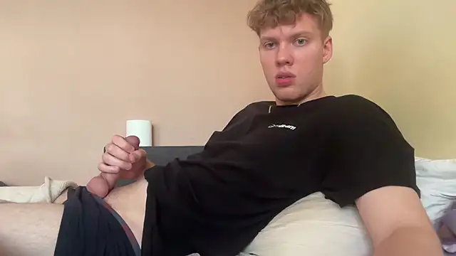 Snapshot of sexybooii6968 chatting on 25, 10, 2025 sexybooii6968 online show from 25, 10, 2025