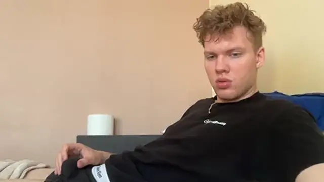 Snapshot of sexybooii6968 chatting on 2, 11, 2025 sexybooii6968 online show from 2, 11, 2025