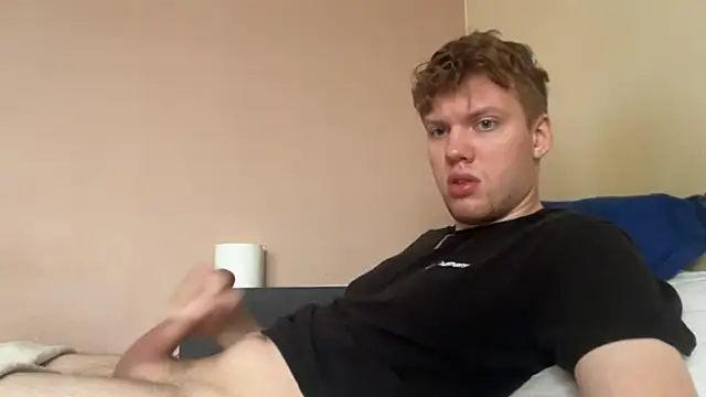 Snapshot of sexybooii6968 chatting on 14, 11, 2025 sexybooii6968 online show from 14, 11, 2025