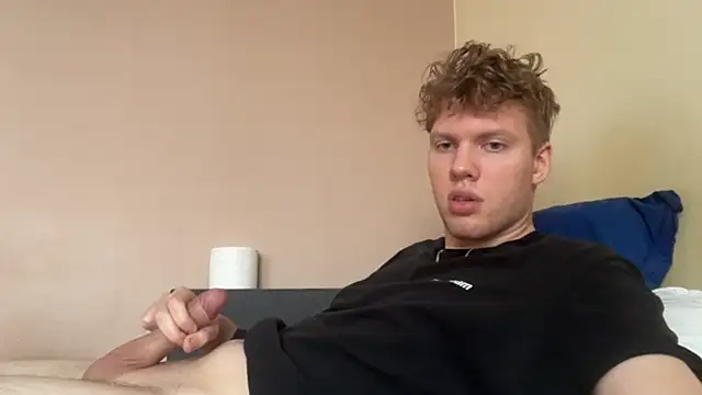 Snapshot of sexybooii6968 chatting on 18, 11, 2025 sexybooii6968 online show from 18, 11, 2025