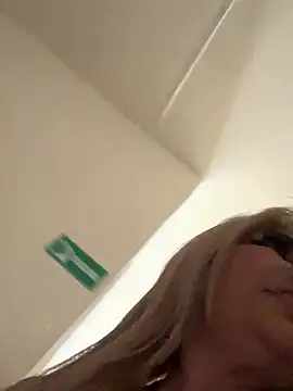 Snapshot of scarlett_sexx69 chatting on 22, 9, 2025 scarlett sexx69 online show from 22, 9, 2025