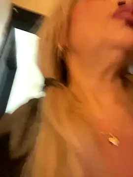 Snapshot of scarlett_sexx69 chatting on 25, 9, 2025 scarlett sexx69 online show from 25, 9, 2025