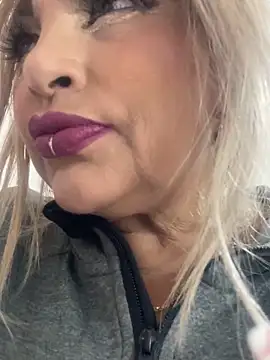 Snapshot of scarlett_sexx69 chatting on 26, 9, 2025 scarlett sexx69 online show from 26, 9, 2025