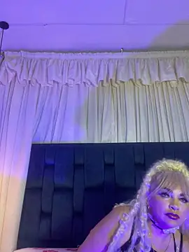 Snapshot of scarlett_sexx69 chatting on 13, 11, 2025 scarlett sexx69 online show from 13, 11, 2025