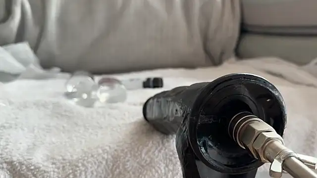 Snapshot of MisoMuncher chatting on 5, 11, 2025 MisoMuncher online show from 5, 11, 2025