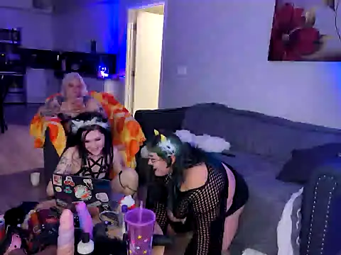 Snapshot of Cutegothcrybabyx chatting on 15, 1, 2025 Cutegothcrybabyx online show from 15, 1, 2025