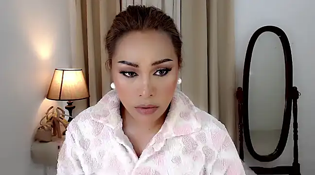 Snapshot of DreamLADYBOY chatting on 23, 12, 2024 DreamLADYBOY online show from 23, 12, 2024
