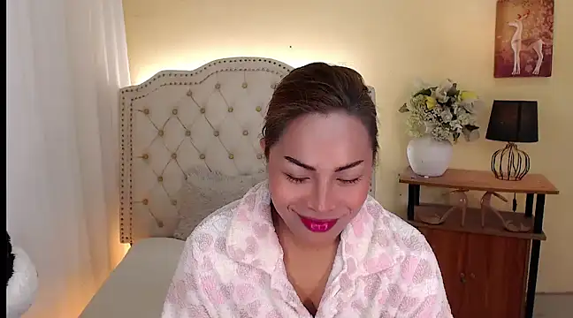 Snapshot of DreamLADYBOY chatting on 7, 1, 2025 DreamLADYBOY online show from 7, 1, 2025