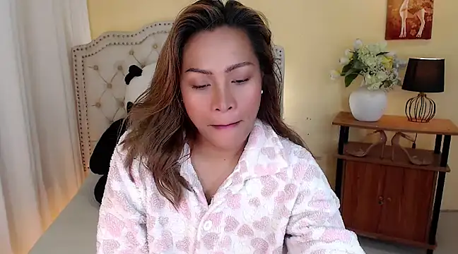 Snapshot of DreamLADYBOY chatting on 21, 2, 2025 DreamLADYBOY online show from 21, 2, 2025