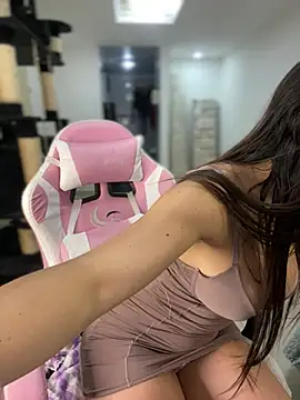 MiaJones21 online show from 5, 2, 2025