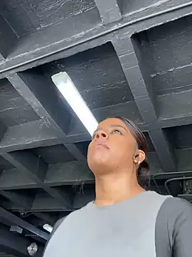 trianawhite online show from 2, 12, 2024