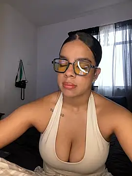 trianawhite online show from 12, 3, 2026