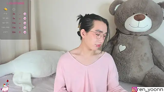 Snapshot of Ren_yoon chatting on 5, 10, 2025 Ren yoon online show from 5, 10, 2025