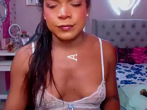 Snapshot of alexa_rodriicum chatting on 1, 10, 2025 alexa rodriicum online show from 1, 10, 2025