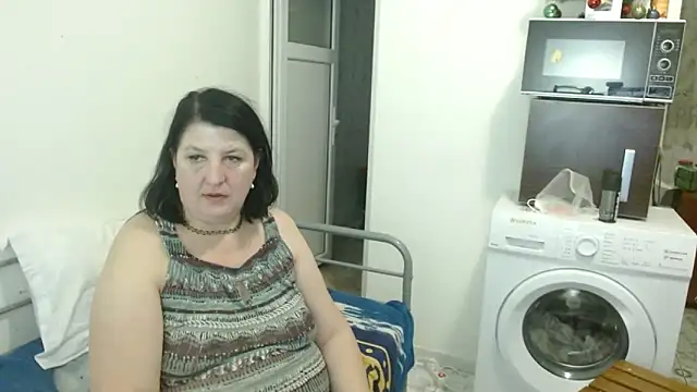 RidemerafSuzana online show from 31, 1, 2025