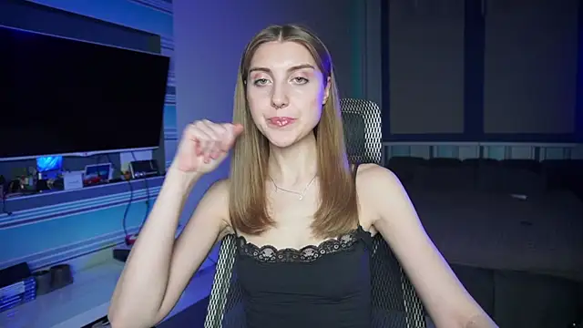 Snapshot of CassiaBlade1 chatting on 1, 11, 2025 CassiaBlade1 online show from 1, 11, 2025