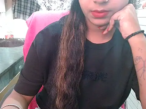 LovingPihu online show from 9, 10, 2025