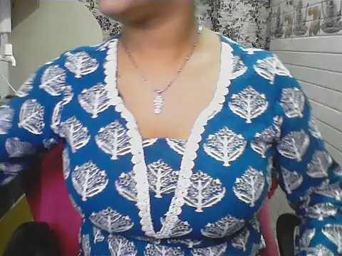 Snapshot of LovingPihu chatting on 13, 6, 2026 LovingPihu online show from 13, 6, 2026