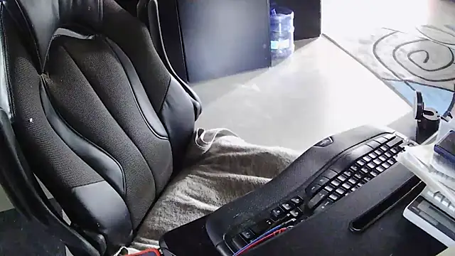 Snapshot of TrevorSteele chatting on 13, 9, 2025 TrevorSteele online show from 13, 9, 2025