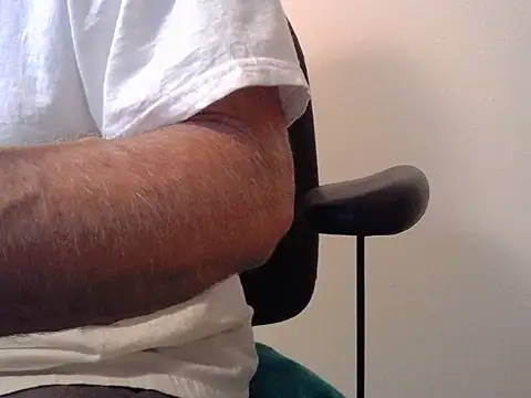 Snapshot of TrevorSteele chatting on 15, 12, 2025 TrevorSteele online show from 15, 12, 2025