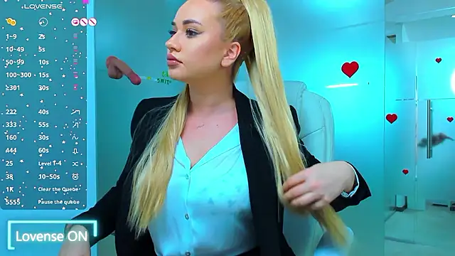 Snapshot of sassy_madeline chatting on 8, 12, 2024 sassy madeline online show from 8, 12, 2024