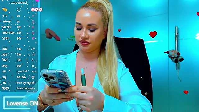 Snapshot of sassy_madeline chatting on 8, 12, 2024 sassy madeline online show from 8, 12, 2024