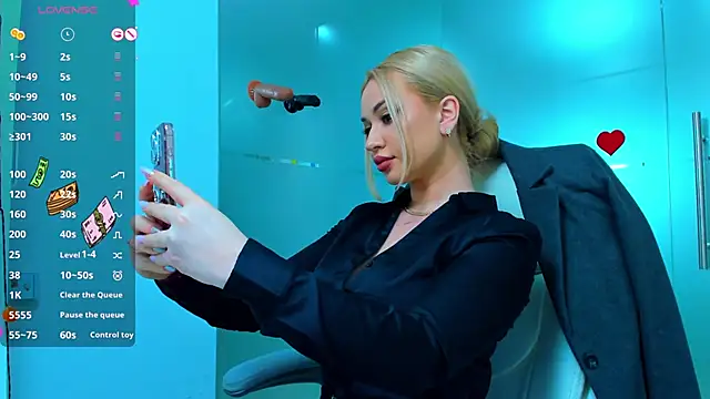 Snapshot of sassy_madeline chatting on 4, 3, 2025 sassy madeline online show from 4, 3, 2025