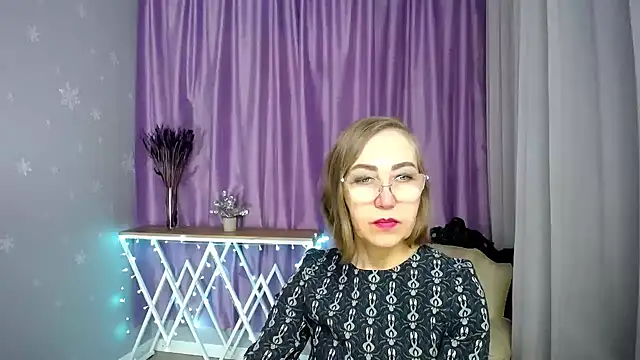 queen a n i online show from 13, 4, 2026