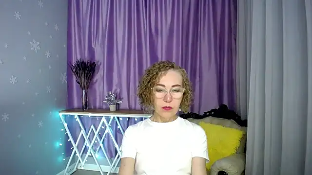 queen a n i online show from 24, 5, 2026