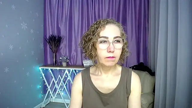 queen a n i online show from 3, 7, 2026