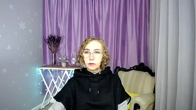 queen a n i online show from 18, 7, 2026
