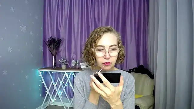 queen a n i online show from 19, 7, 2026