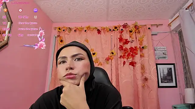 Snapshot of DarshaKhemu chatting on 5, 12, 2025 DarshaKhemu online show from 5, 12, 2025