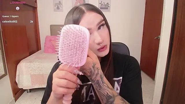 Miley Baker online show from 26, 11, 2025