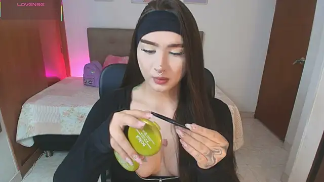 Miley Baker online show from 27, 3, 2026