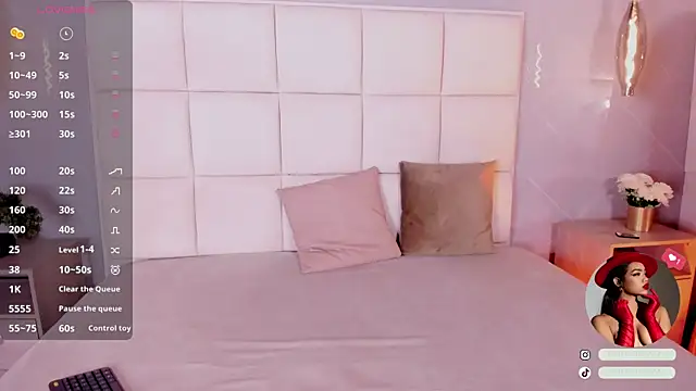 Snapshot of kem_hott chatting on 10, 1, 2025 kem hott online show from 10, 1, 2025