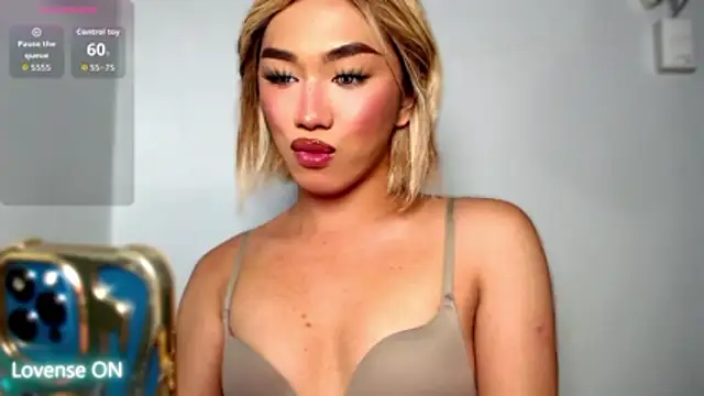 Snapshot of Local_Hoelyx chatting on 31, 10, 2025 Local Hoelyx online show from 31, 10, 2025