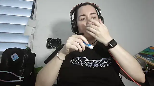 Snapshot of poppergirl69 chatting on 14, 12, 2024 poppergirl69 online show from 14, 12, 2024